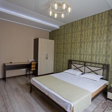 Center Hotel Bishkek Exteriör bild