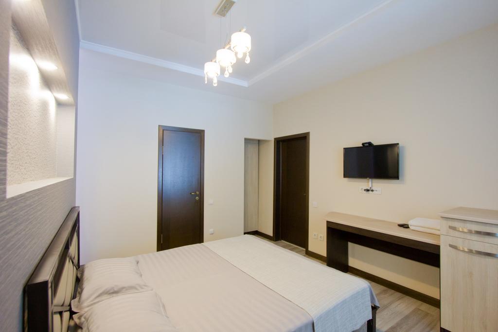 Center Hotel Bishkek Exteriör bild
