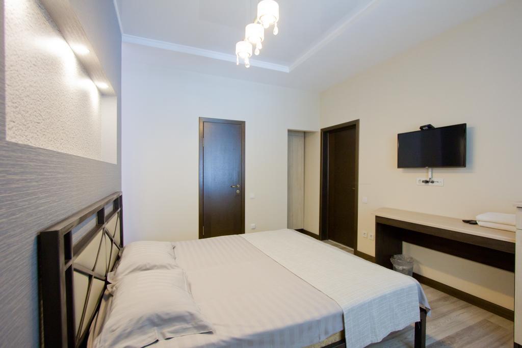 Center Hotel Bishkek Exteriör bild