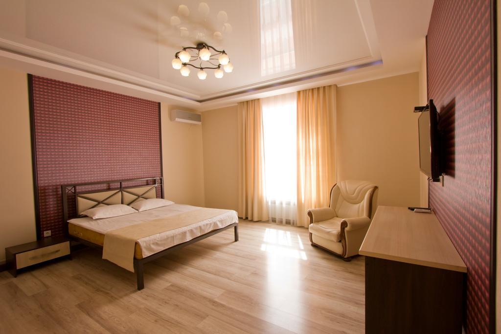 Center Hotel Bishkek Exteriör bild